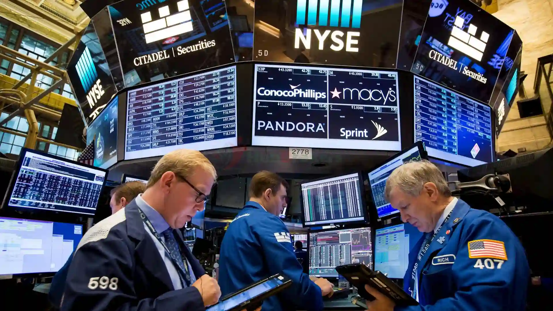 Dow Jones nhảy vọt hơn 700 điểm, thiết lập kỷ lục mới – ngày 17/07/2024