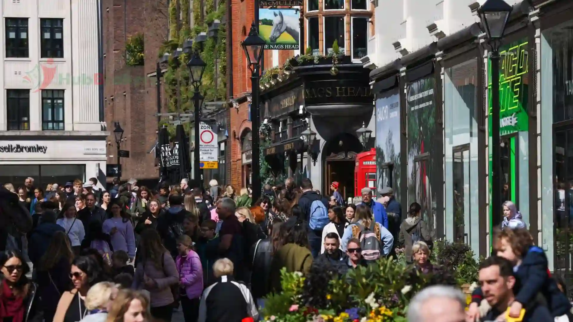 Giá Hàng Hóa Tại Anh Quốc Giảm Lần Đầu Tiên Sau Gần Ba Năm - Ngày 27/08/2024